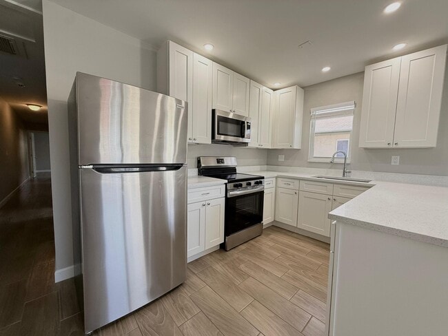 Photo - 1001 W 9th St Unidad B