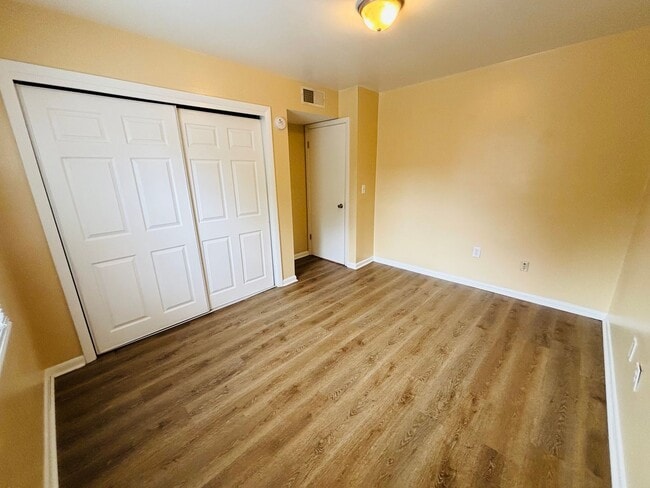 Photo - 370 New Kent Rd