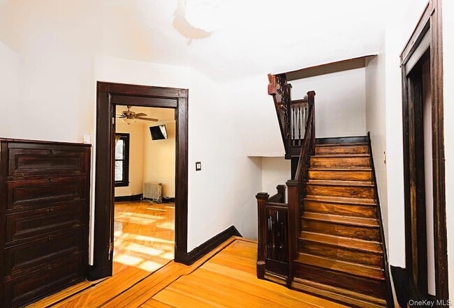 Photo - 769 E 19th St