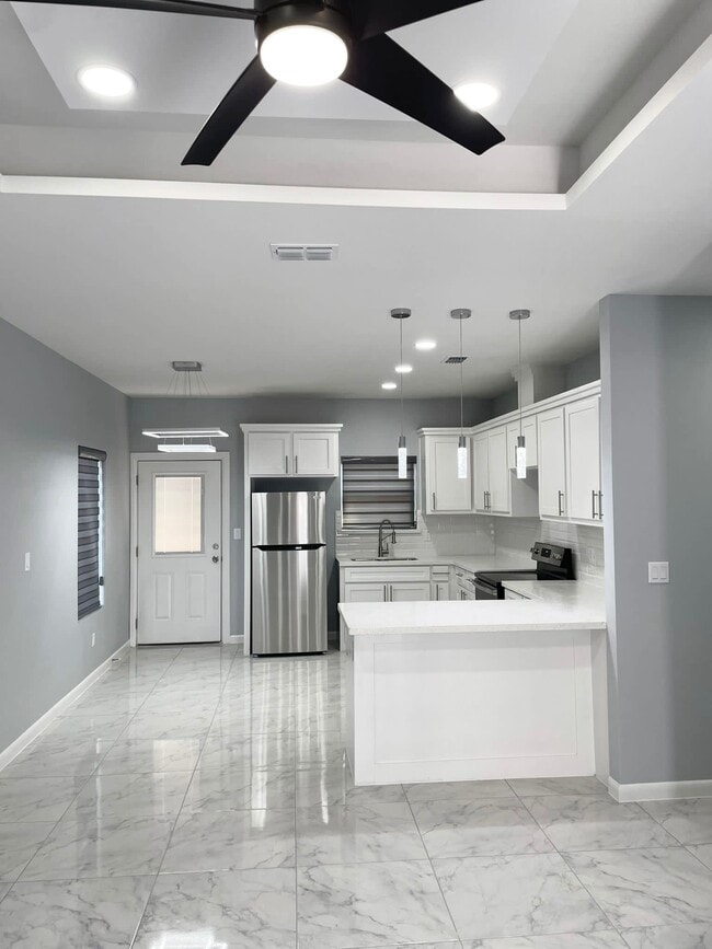 Photo - 1013 N Abbey Ave Unit 4