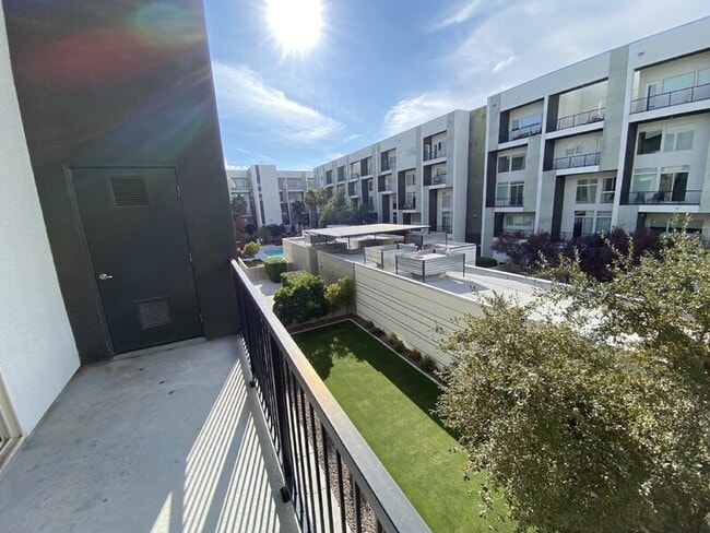 Photo - 2735 W Pebble Rd