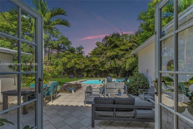 Photo - 1875 Alamanda Dr