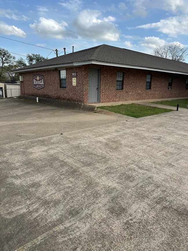 Building Photo - Sunvilla Apartments Unit 1