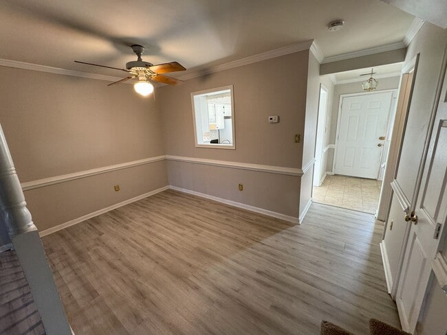Photo - Great Neck area Townhome, Available Now!