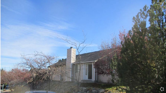 Building Photo - 1092 McGee Drive Rental