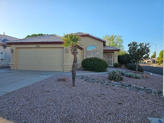 Building Photo - MOVE IN SPECIALS !!  Single level CORNER L...