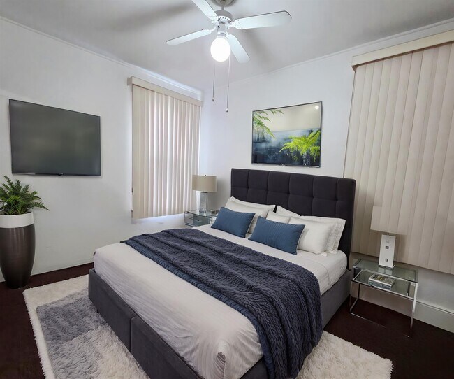 906 20th St Unit 1