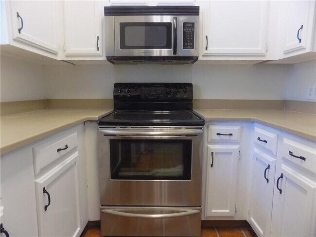 Photo - 2605 Enfield Rd Unit 103