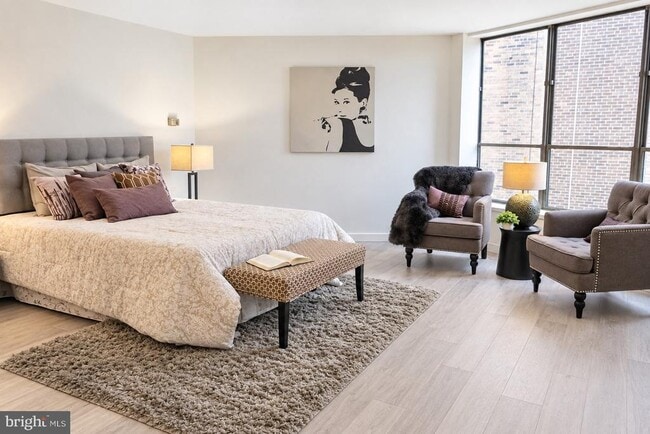 Building Photo - 224 W Rittenhouse Square Unit 2803