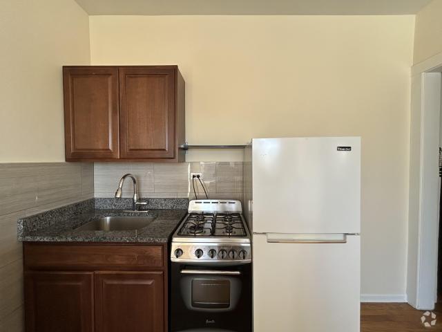 Building Photo - 0 bedroom in Chicago IL 60646 Unit 302 Rental