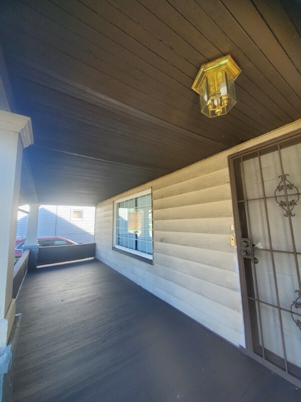 Photo - 11806 Farringdon Ave