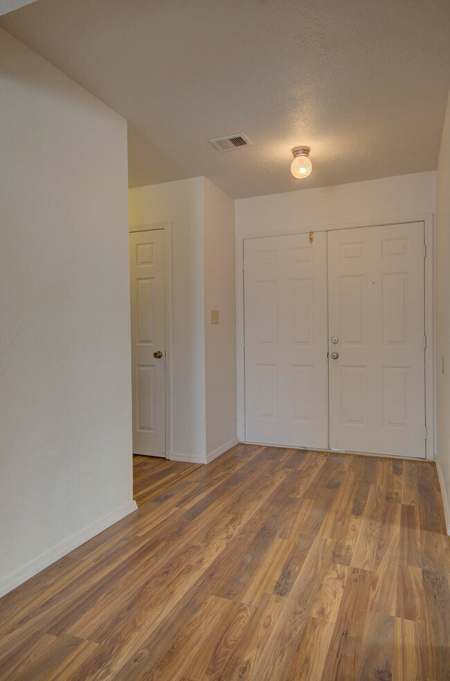 Photo - 2574 Bogie Rd SE