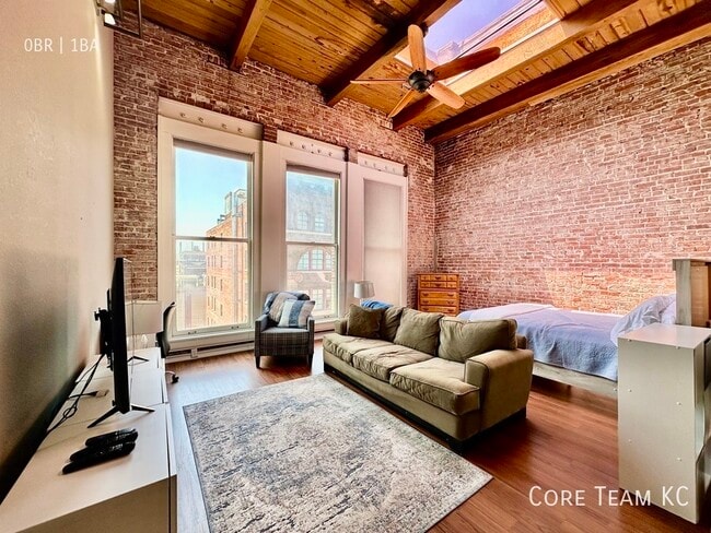 Building Photo - 308 W 8th St Unit 704 Rental