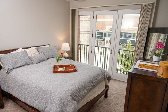The Residence at the Glen Town Center