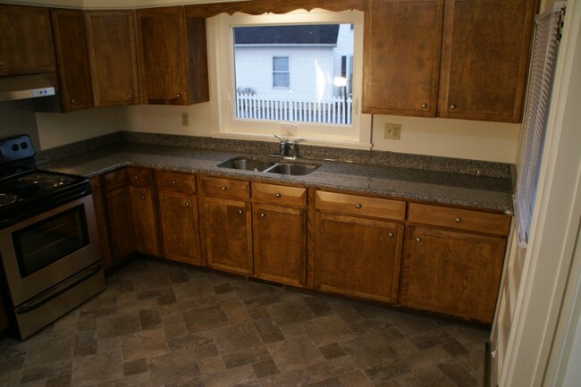 Photo - 619 Hepburn St