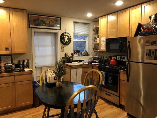 Photo - 232 Hanover St