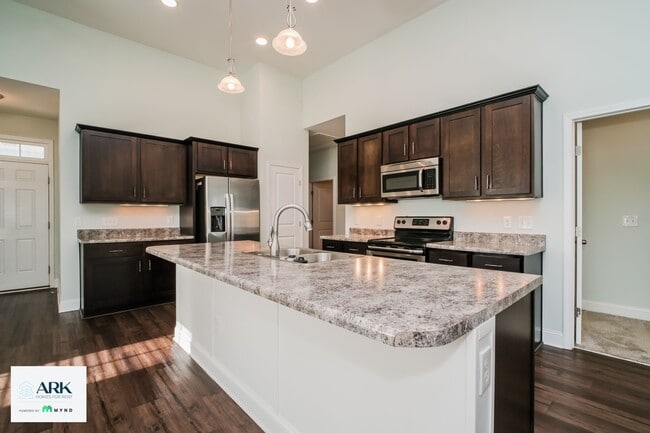 Photo - 77 Highland Forest Cir