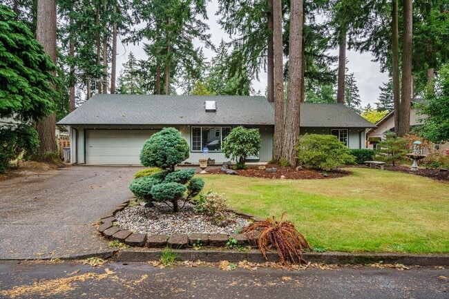 Building Photo - 3 Bedroom 2 Bath Single Level with Fence B... Rental