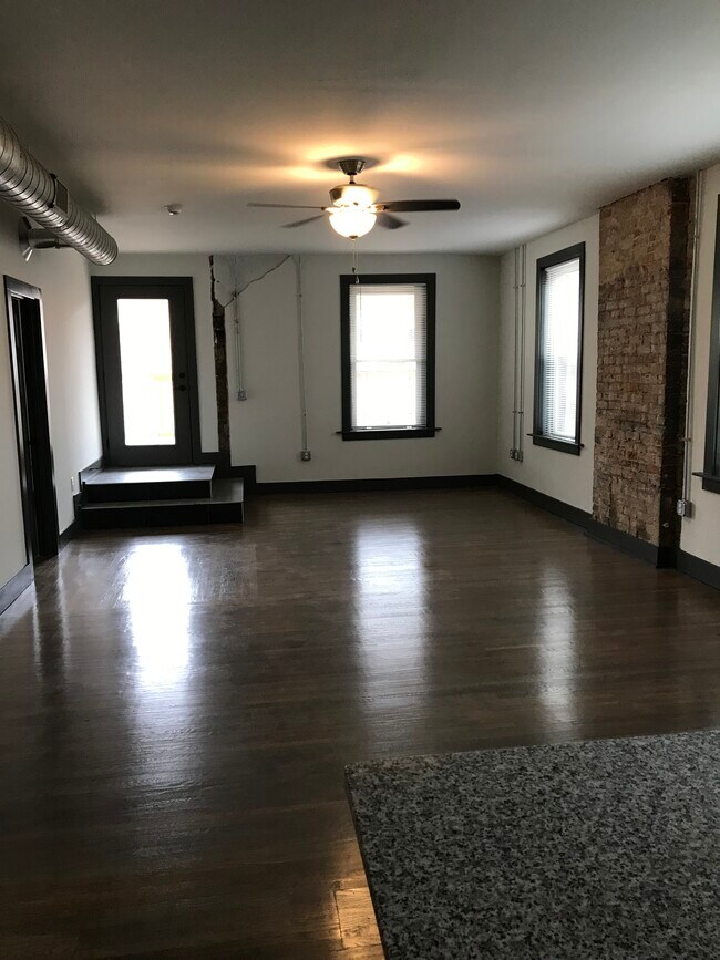 Photo - 2616 Short Vine St Unit 3