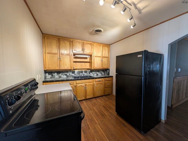 Photo - 2943 Elliott St