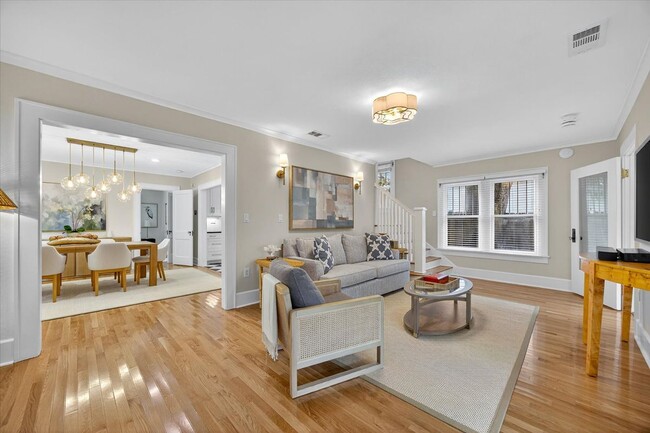 Photo - 221 13TH Ave