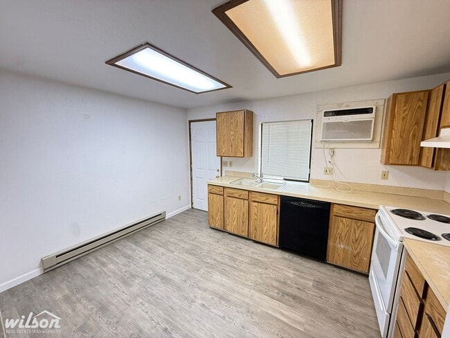 Photo - 1206 S Voelker Ave Unit B