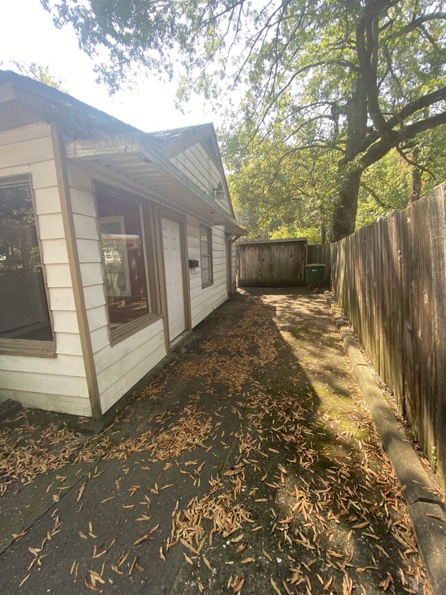Photo - 1716 Lilac Cir