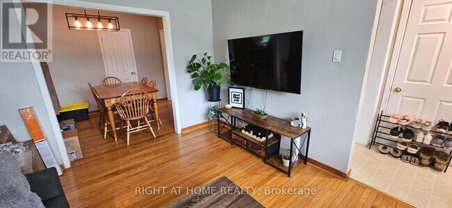 Photo - 130 Prince Charles Dr