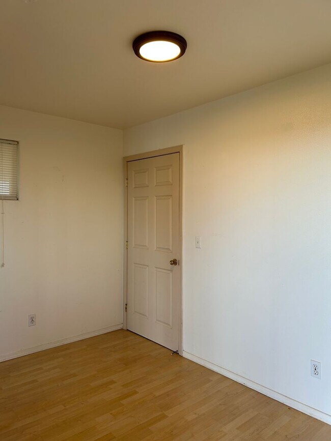 Photo - 960 Wailupe Dr Unit Upstairs 3/2