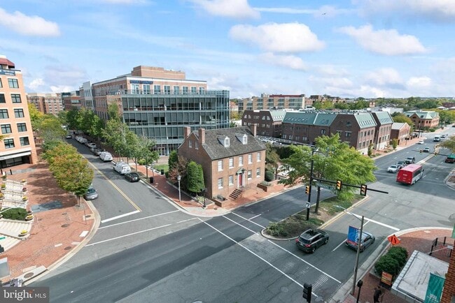 Photo - 309 Holland Ln Unidad 136