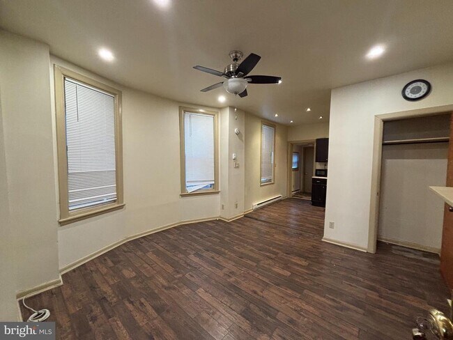 Photo - 3734 N Sydenham St