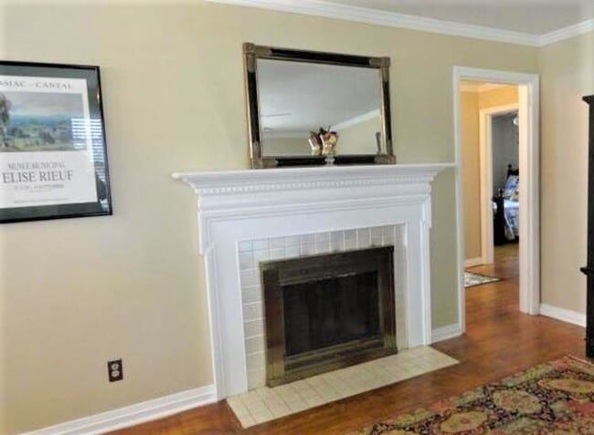 Photo - 1020 Elm Ave