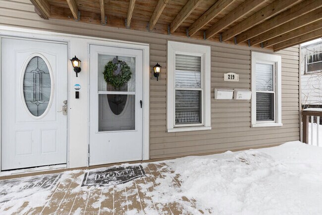 219 Emerson Ave Unit 1