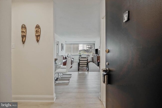 Photo - 4515 Willard Ave Unidad 906S