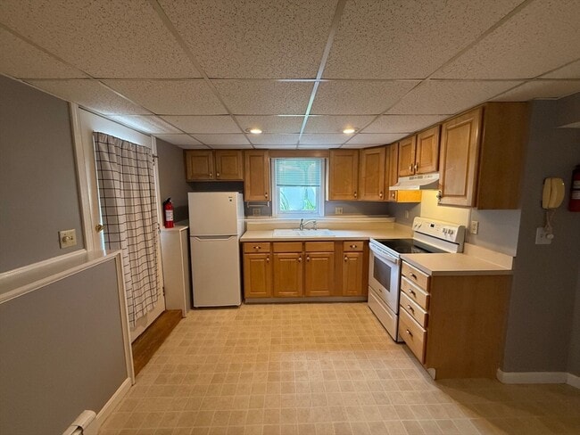 Building Photo - 0 Summer St Unit LL