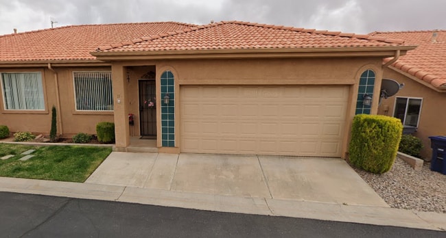 Building Photo - Charming 2 bed 2 bath home in Millcreek Townhomes in Washington, UT Unit 11