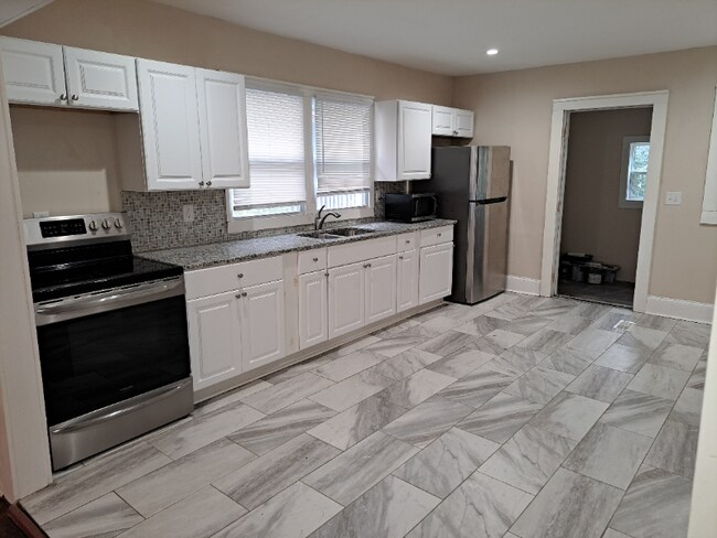 Photo - 609 W Garrison Blvd