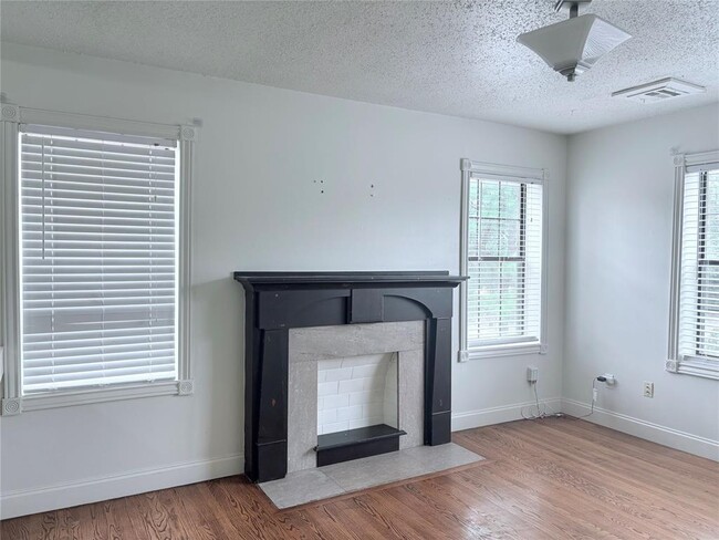 Photo - 2600 NW 12th St Unit 2