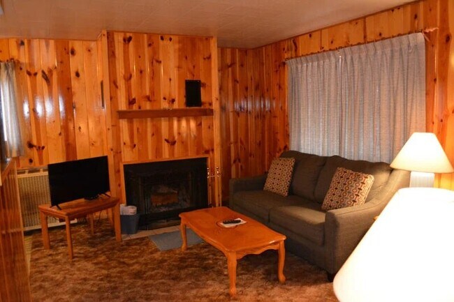 Photo - 237 E White Mountain Blvd