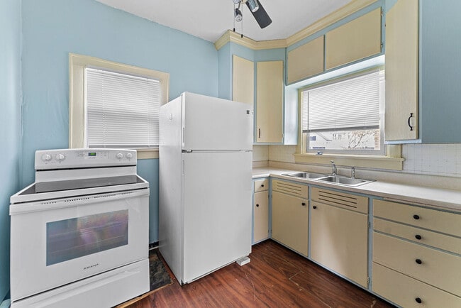 Photo - 1014 Wright St Apartments Unit Upper