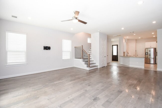 Photo - 1122 Live Oak St
