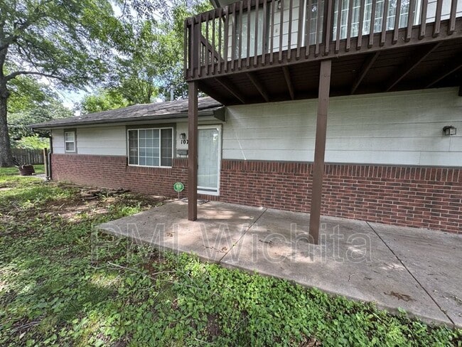 Photo - 107 S Gordon St