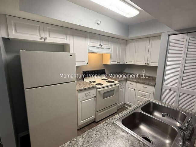 Photo - BEAUTIFUL REMODELED 3/2 IN CLEARWATER!! AVAILABLE FOR IMMEDIATE MOVE IN!!