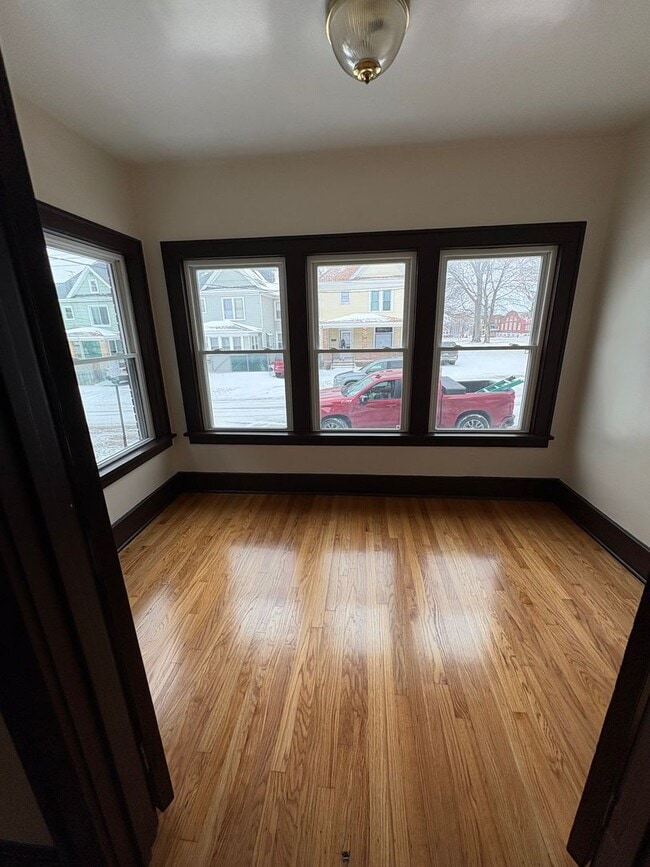 Photo - 327 E 7th St Unit 1st