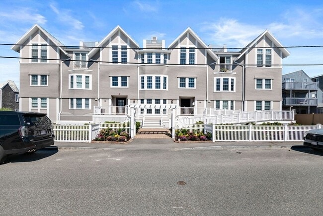 Building Photo - 90 Glades Rd Unit 302