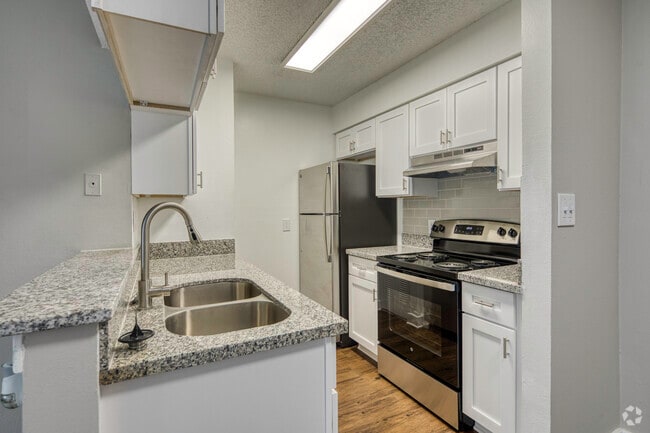 1BR, 1BA - 650SF - 202 Windwood Oaks Dr Tampa, FL 33613 - Windwood Oaks Apartments