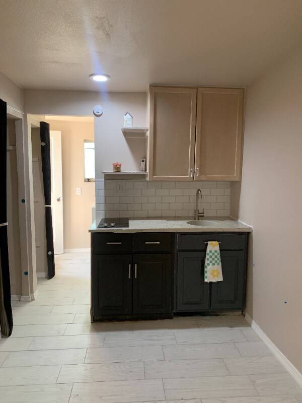 Photo - 3030 Nashville Ave Unidad REAR