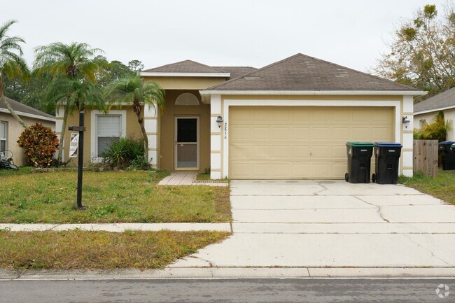 Building Photo - East Orlando Pool Home