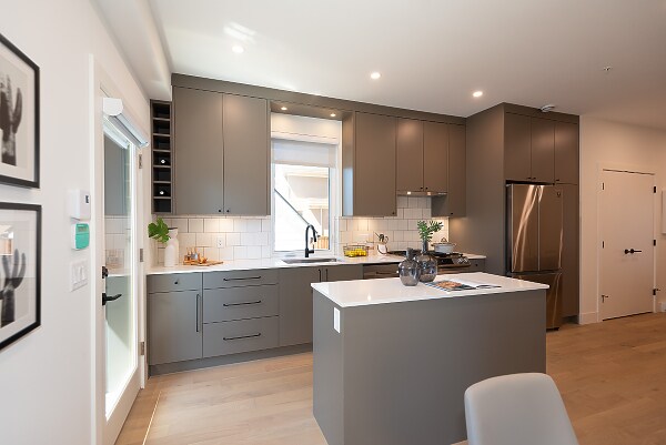 Photo - 1442 E 30th Ave