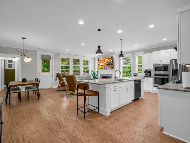 Photo - 3-bedroom, 2.5-bath townhome in desirable Sweet Birch Commons community.
